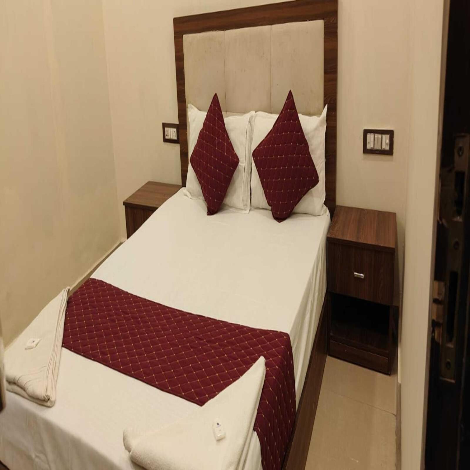 Hotel Blue Sky Residency Mumbai Ngoại thất bức ảnh