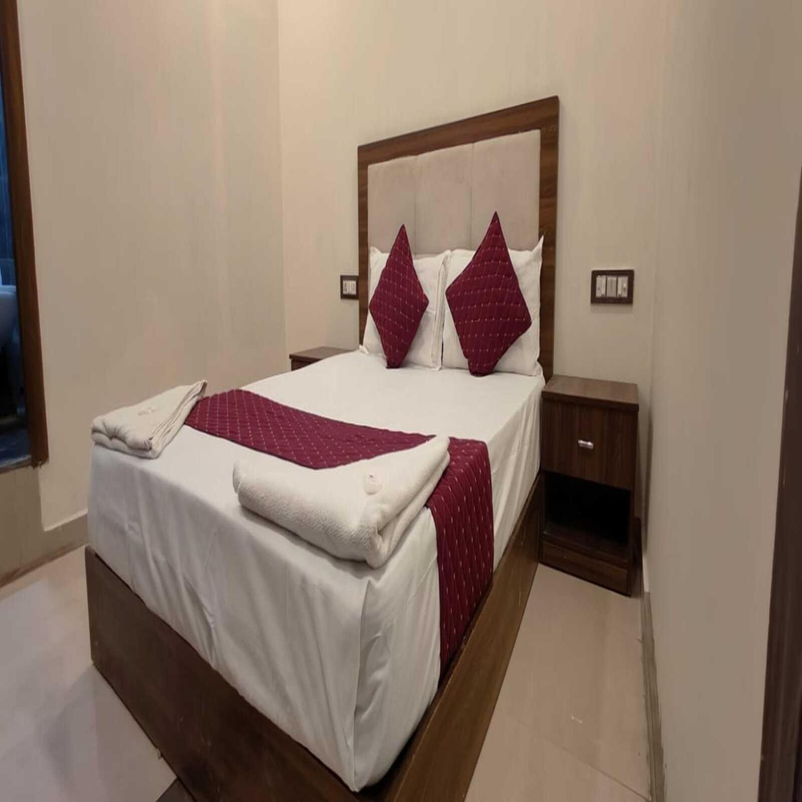 Hotel Blue Sky Residency Mumbai Ngoại thất bức ảnh
